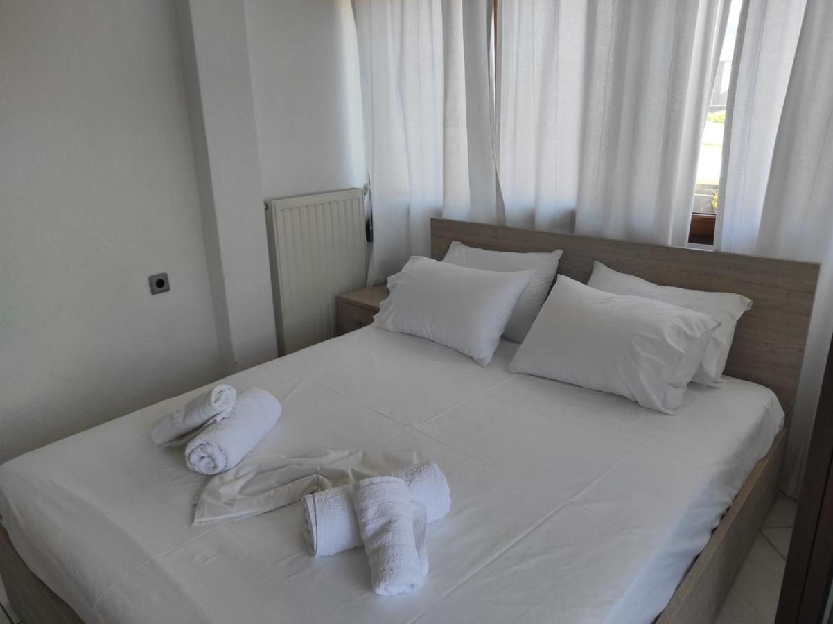 Beach Front Apartment In Pefkochori Eksteriør billede
