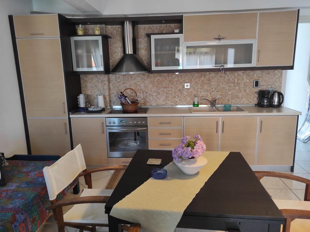 Beach Front Apartment In Pefkochori Eksteriør billede