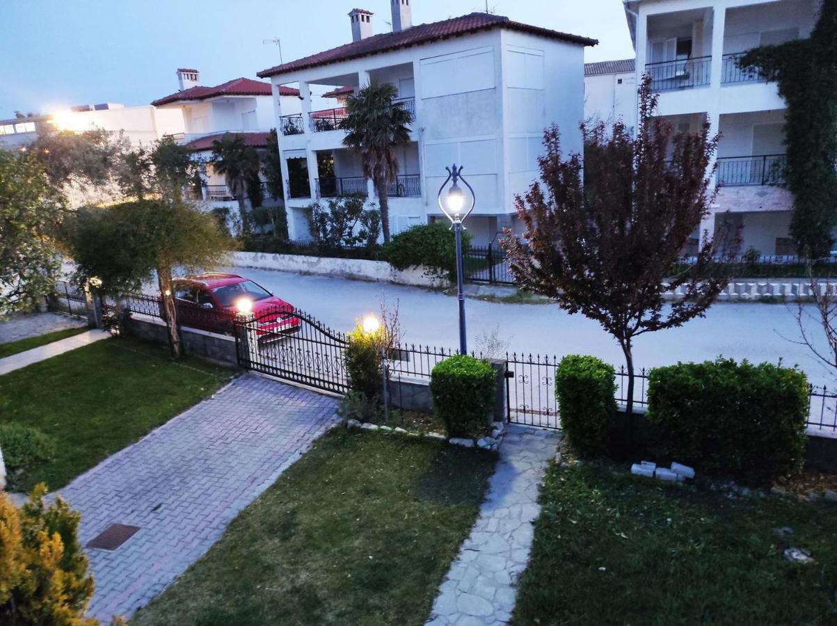 Beach Front Apartment In Pefkochori Eksteriør billede